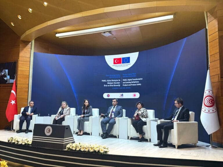 La Settimana della sicurezza dei prodotti prende il via in Turchia: Certificazione USB alla conferenza di apertura e al simposio internazionale